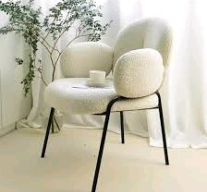 7-تجربة رفاهية مذهلة مع أثاثنا الفاخر والأنيق.